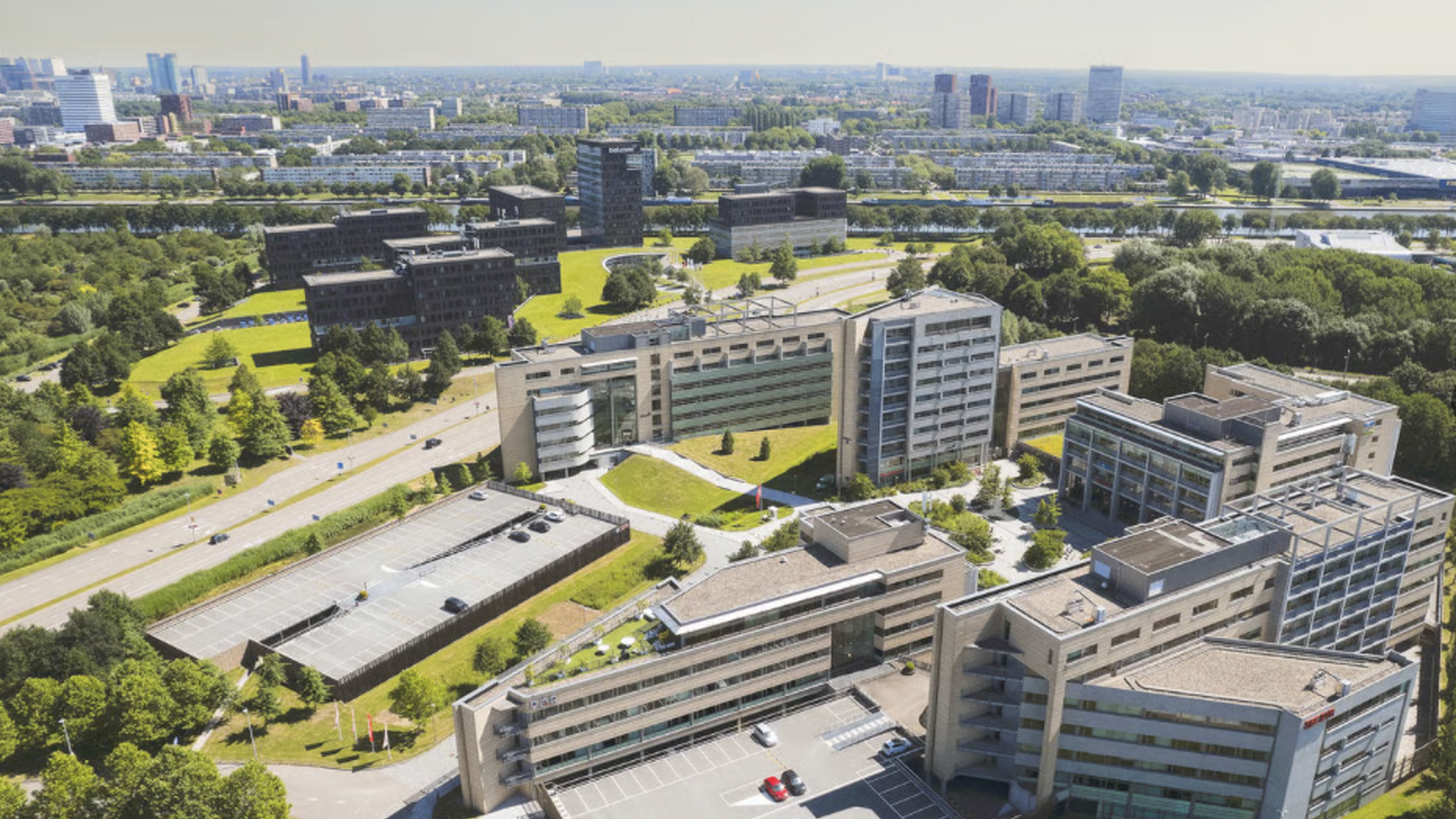 Stichting Dutch Hospital Data huurt 1.358 m2 kantoor in Secoya 